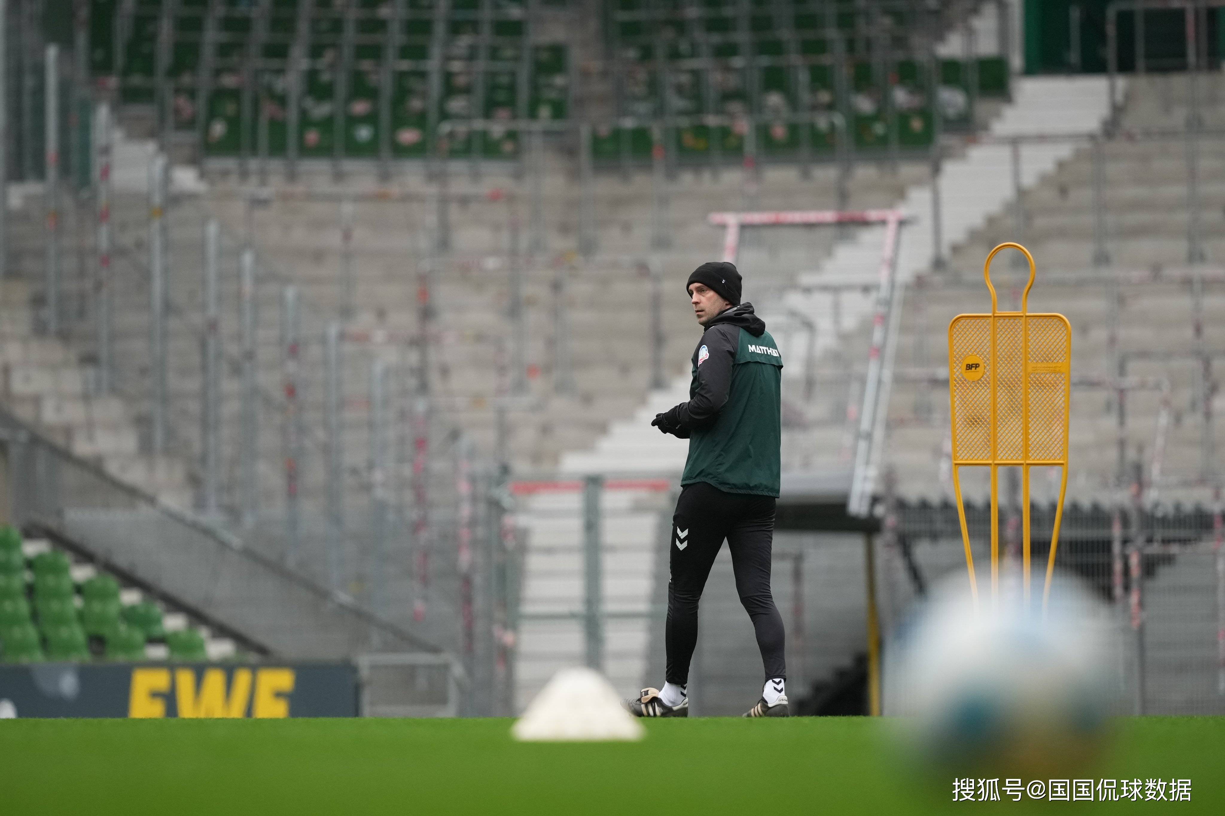 爱游戏娱乐-德甲比赛，教练点评场上表现