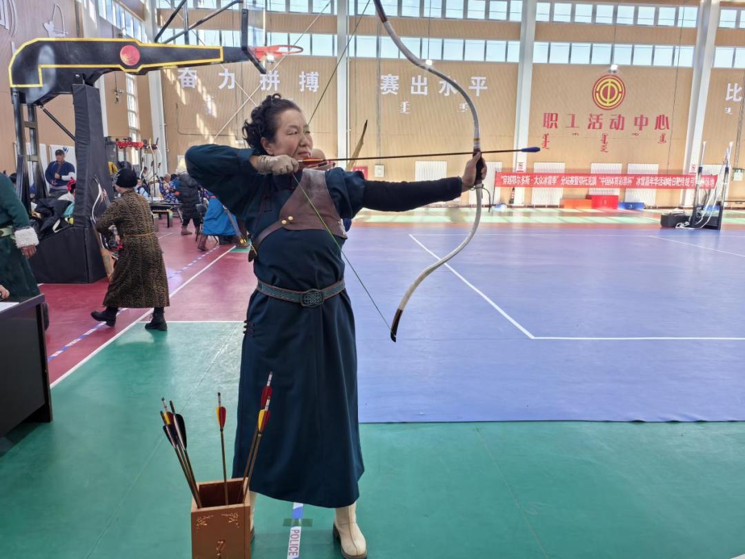 爱游戏娱乐平台-包含弓箭射击公开赛，目标精准展风采的词条