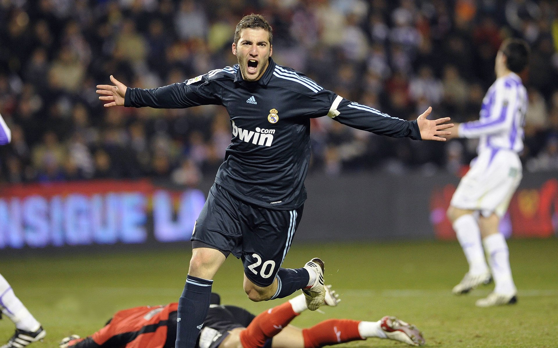 爱游戏娱乐-门神绝杀富勒姆，摩纳哥客场逆转力挺领头羊