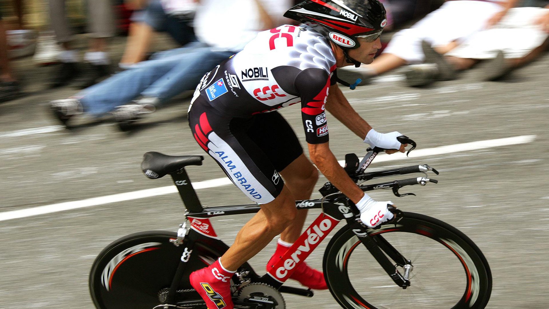 滑板街头文化展点燃城市运动热情,街头滑板场地