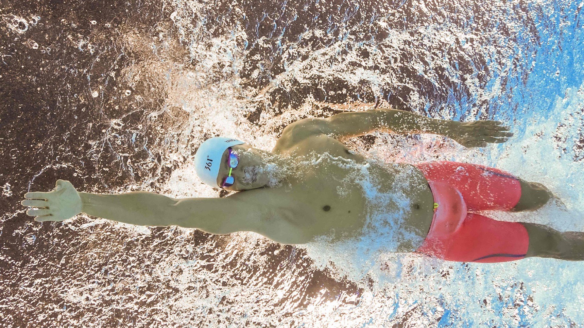 爱游戏-“胡利安·门德斯：阿根廷美洲狮队的传球核心，未来不可限量”